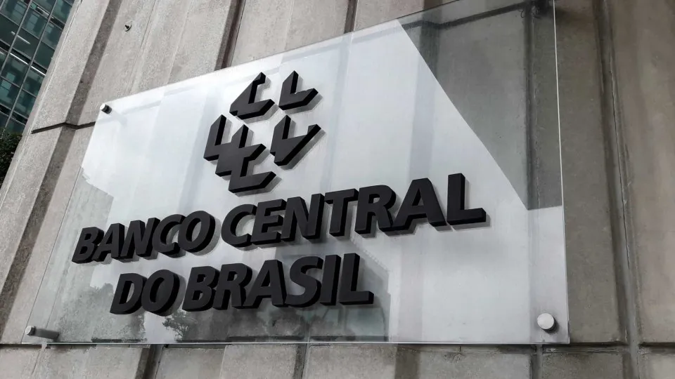 Banco Central eleva previsão de crescimento do PIB para 2025
