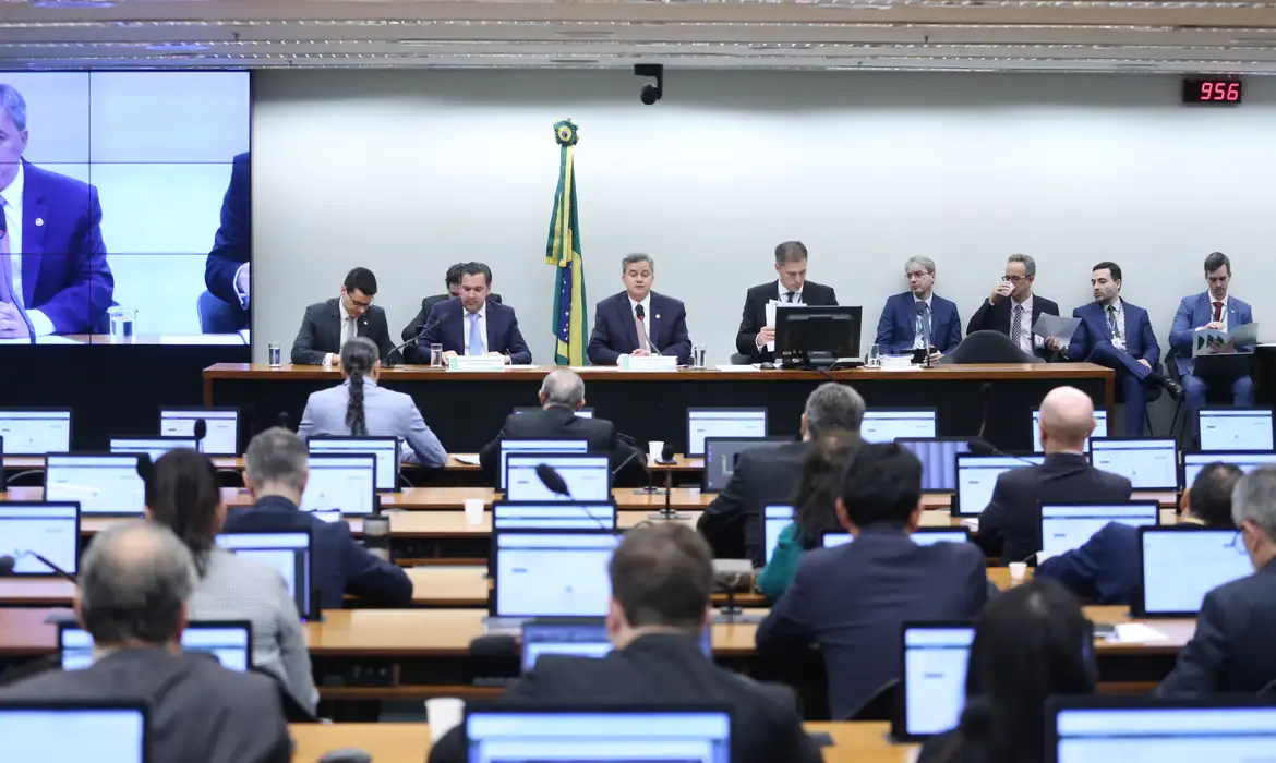 Comissão Mista de Orçamento aprova Projeto de Lei Orçamentária de 2026