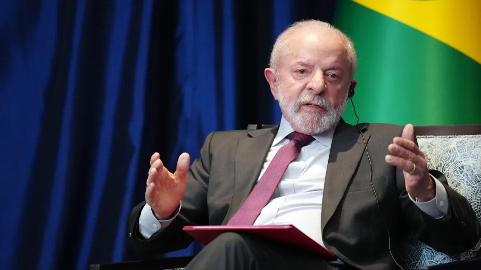 Lula propõe mudanças na jornada de trabalho e isenção da PLR