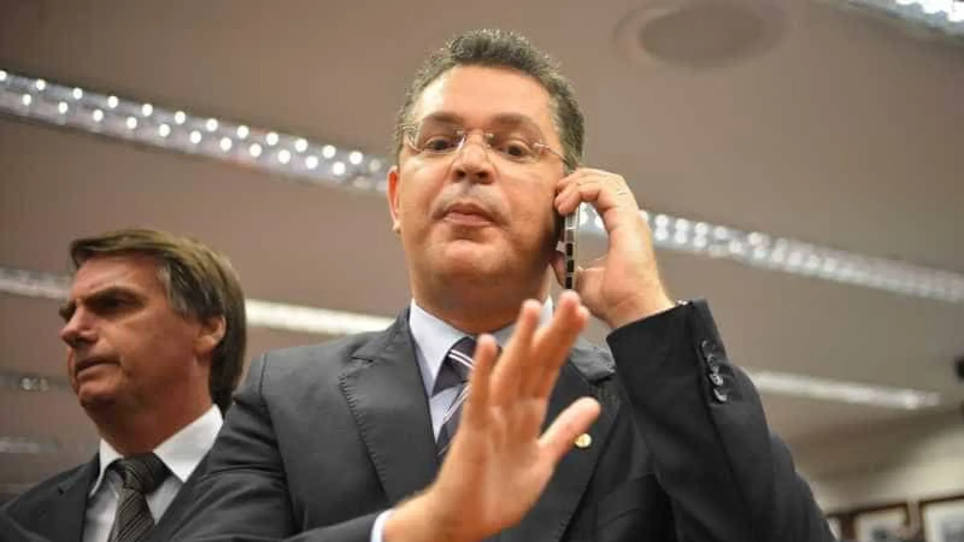 Sóstenes Cavalcante se defende após operação da PF e critica dados do Coaf