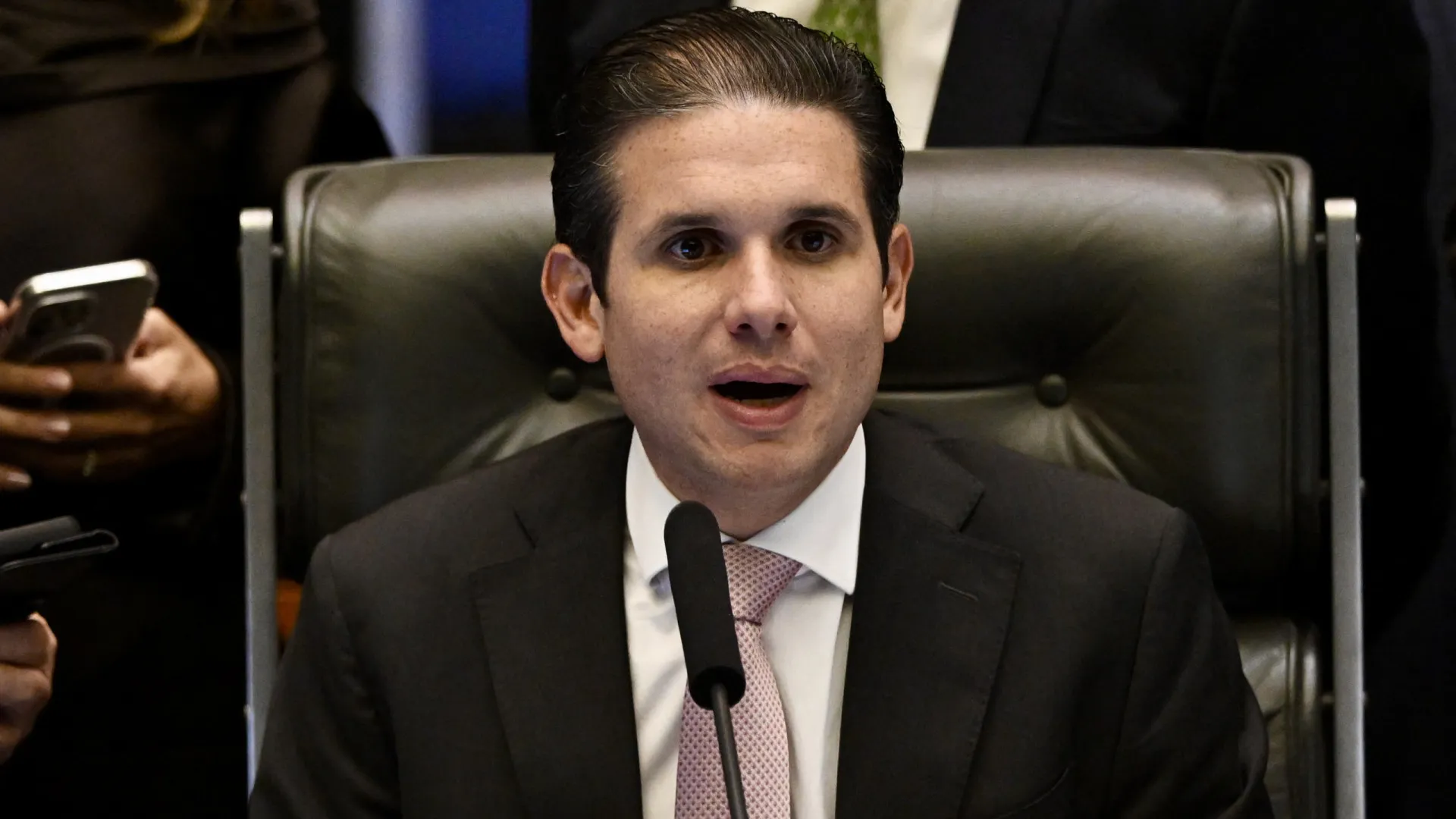 Hugo Motta Justifica Decisão de Cassação de Alexandre Ramagem sem Votação no Plenário