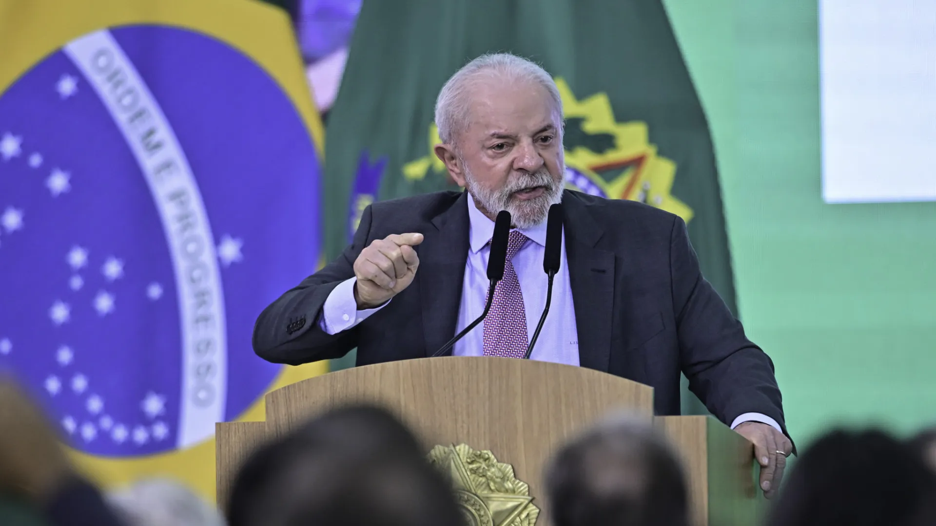 Lula alerta sobre riscos de intervenção armada na Venezuela